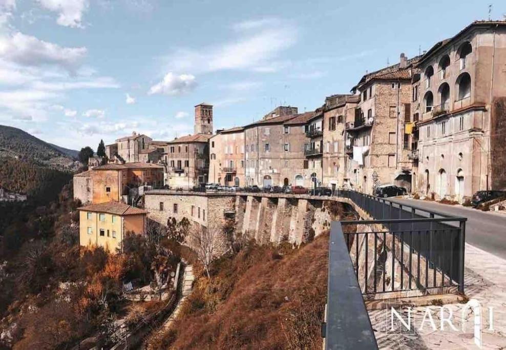 Fresco E Colorato Appartamentino In Narni Scalo Exterior foto